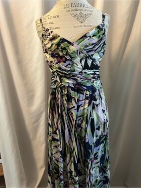 Sleeveless Abstract Print Maxi Dress in Green and Black